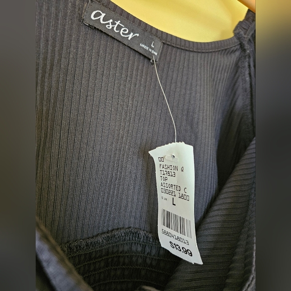 Large Black Crop Top Shirt - Picture 2 of 2